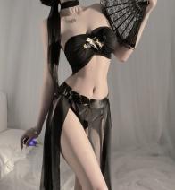 T437